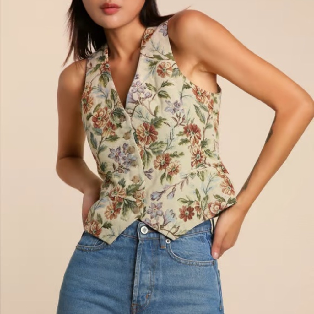 ROUJE Beige Green Red Floral Pattern Tapestry Vest Button Down Jacob Top 2/4